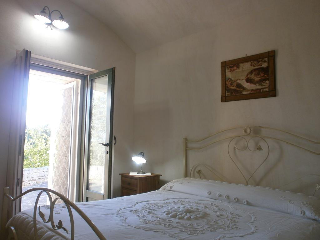 Trullo Villa Giuliana Con Giardino Posizione Panoramica Free Wifi Ostuni Habitación foto